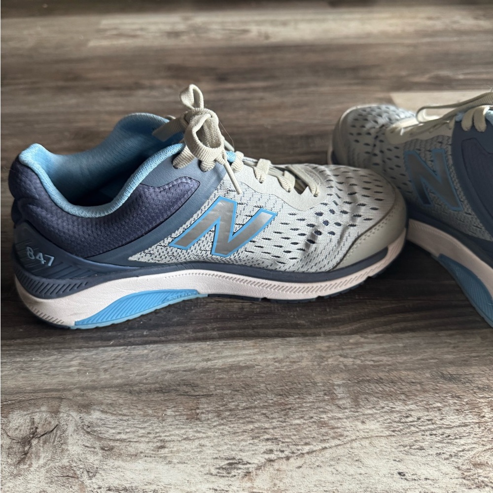 Women’s New Balance 847 V4